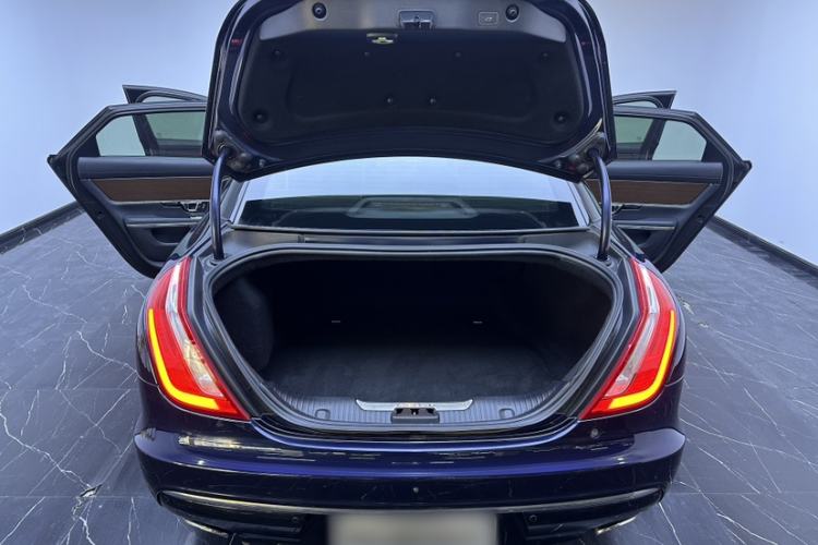 Used Jaguar XJ 2016 XJL 3.0 SC Two-Wheel-Drive Elegant Business Edition Exterior 5