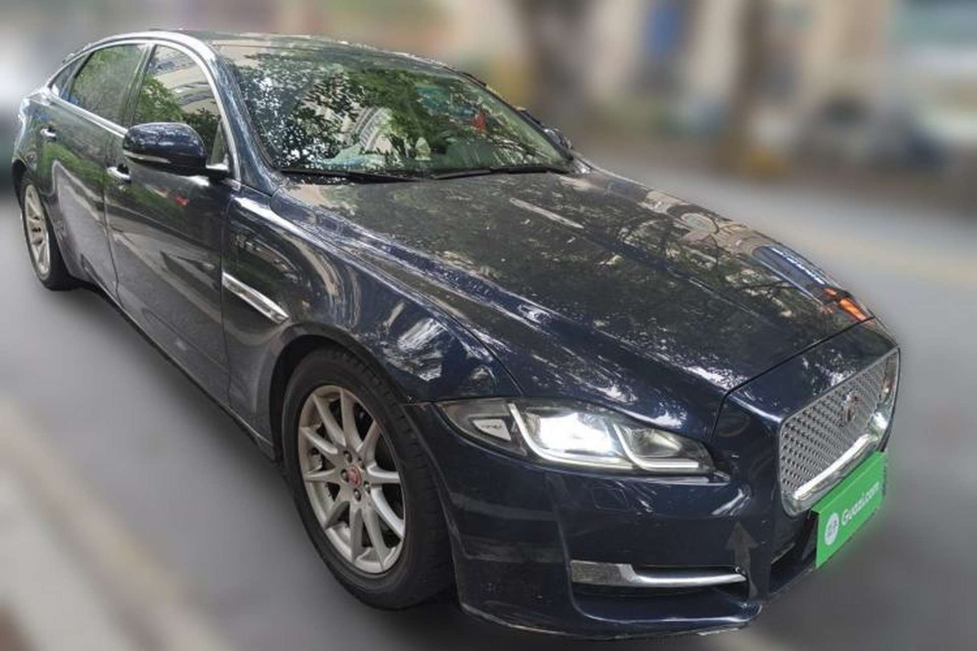 Used Jaguar XJ 2016 XJL 2.0T Two-Wheel-Drive Elegant Business Edition Front Right 45 Deg