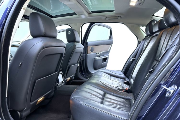Used Jaguar XJ 2016 XJL 3.0 SC Two-Wheel-Drive Elegant Business Edition Interior 3