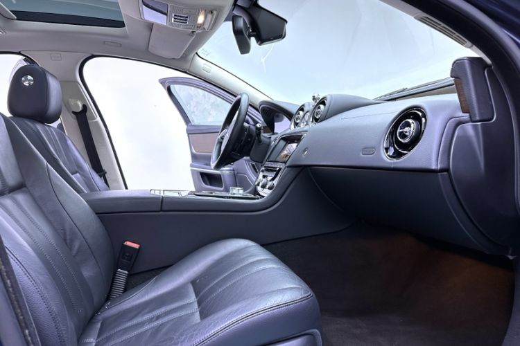 Used Jaguar XJ 2016 XJL 3.0 SC Two-Wheel-Drive Elegant Business Edition Trunk