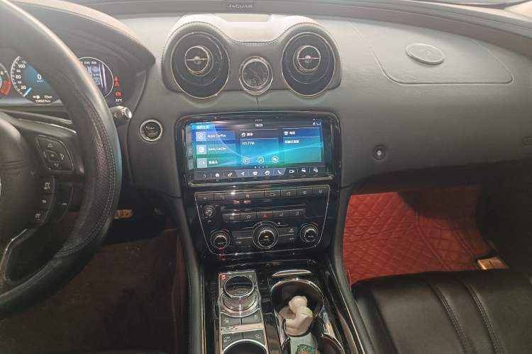 Used Jaguar XJ 2016 XJL 3.0 SC Two-Wheel-Drive Elegant Business Edition Audio And AC Panel