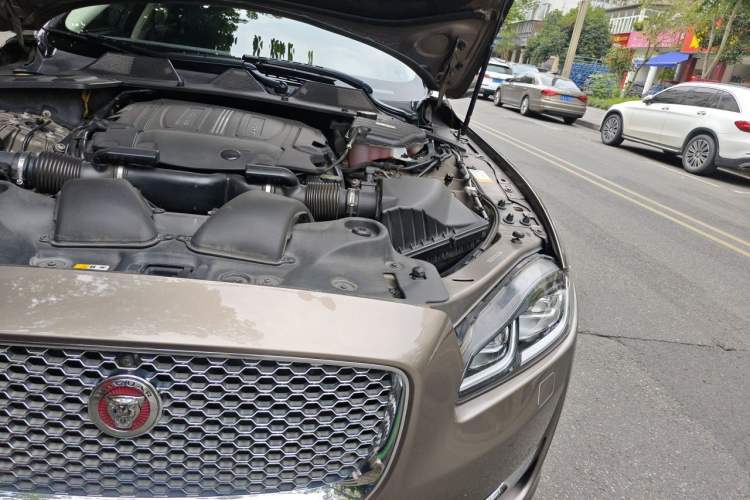 Used Jaguar XJ 2016 XJL 3.0 SC Two-Wheel-Drive Elegant Business Edition Engine Bay Left