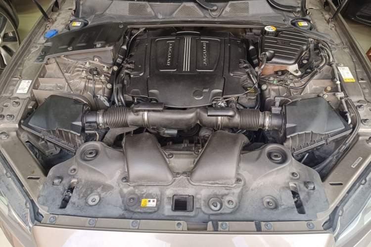 Used Jaguar XJ 2016 XJL 3.0 SC Two-Wheel-Drive Elegant Business Edition Engine Bay