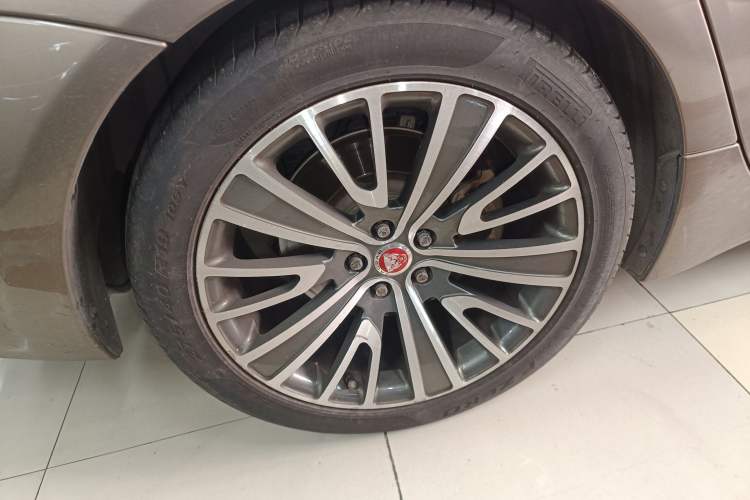 Used Jaguar XJ 2016 XJL 3.0 SC Two-Wheel-Drive Elegant Business Edition Exterior 8