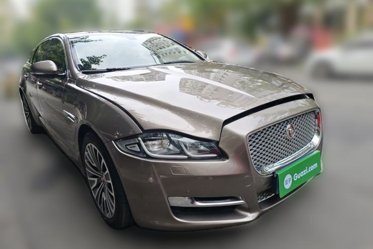 Used Jaguar XJ 2016 XJL 3.0 SC Two-Wheel-Drive Elegant Business Edition Front Right 45 Deg