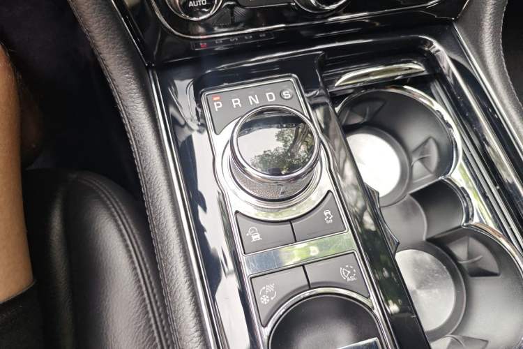 Used Jaguar XJ 2016 XJL 3.0 SC Two-Wheel-Drive Elegant Business Edition Gear Lever