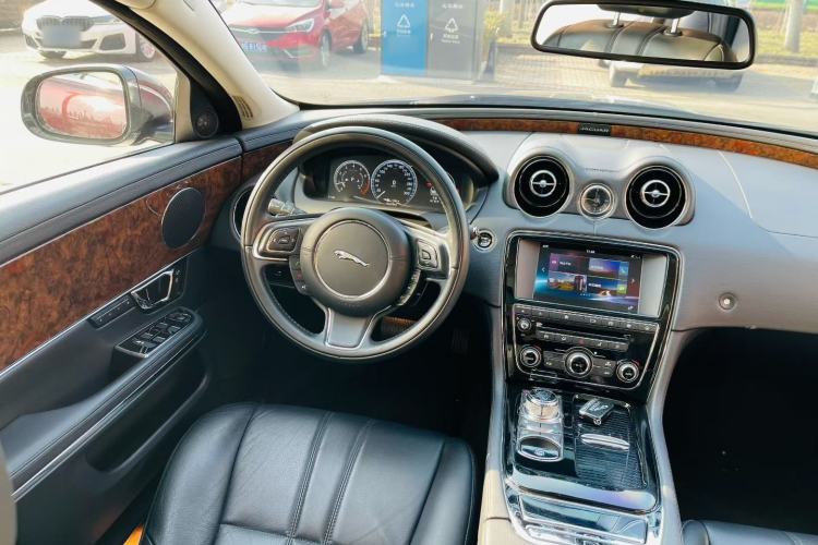 Used Jaguar XJ 2016 XJL 3.0 SC Two-Wheel-Drive Elegant Business Edition Interior 1
