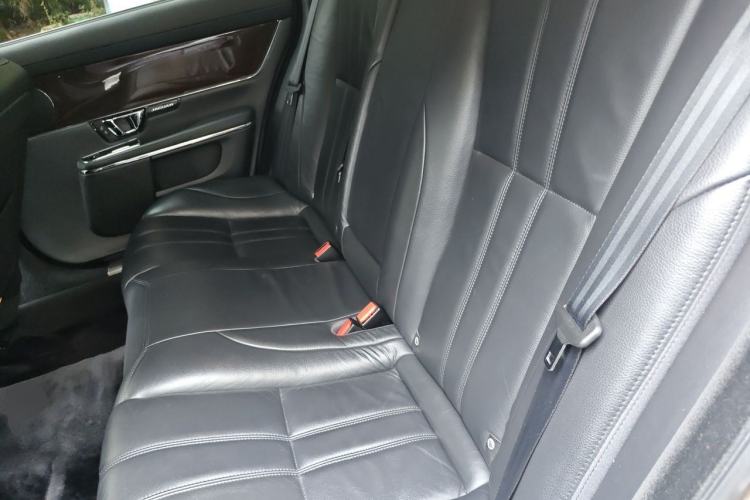 Used Jaguar XJ 2016 XJL 3.0 SC Two-Wheel-Drive Elegant Business Edition Left Rear Seat