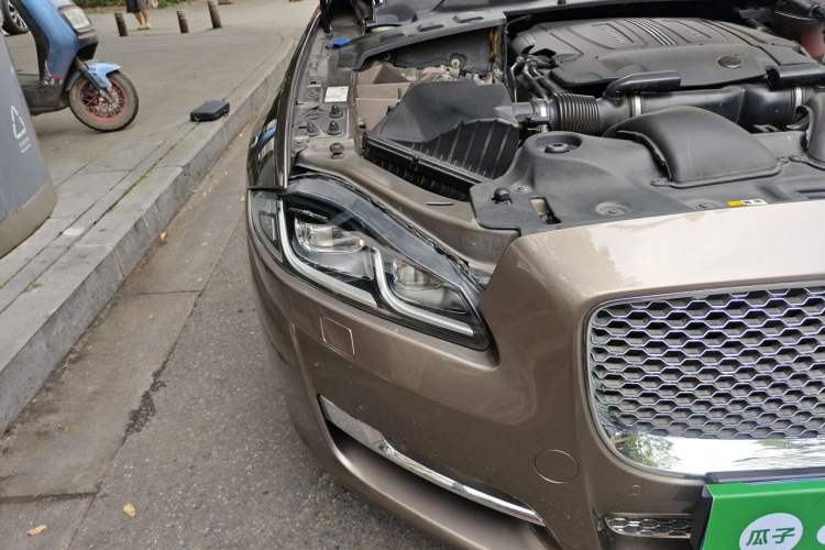 Used Jaguar XJ 2016 XJL 3.0 SC Two-Wheel-Drive Elegant Business Edition Right Front Headlight