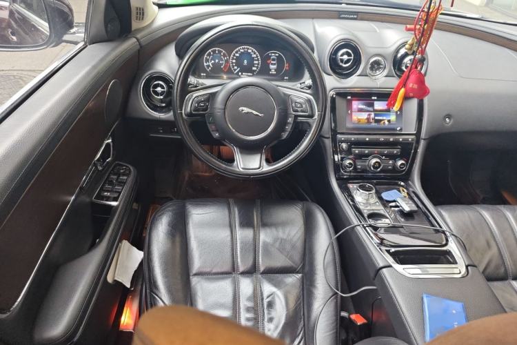 Used Jaguar XJ 2016 XJL 2.0T Two-Wheel-Drive Elegant Business Edition Steering Wheel
