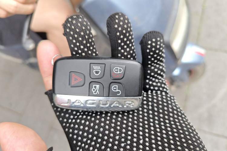 Used Jaguar XJ 2016 XJL 3.0 SC Two-Wheel-Drive Elegant Business Edition Vehicle Key