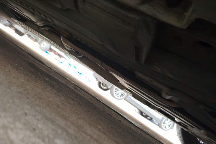 Used Jaguar XJ 2016 XJL 2.0T Two-Wheel-Drive Elegant Business Edition Chassis Front Right