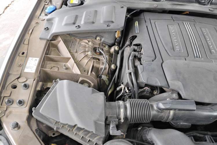 Used Jaguar XJ 2016 XJL 3.0 SC Two-Wheel-Drive Elegant Business Edition Engine Bay Right
