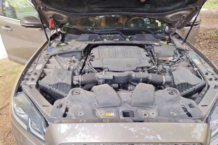 Used Jaguar XJ 2016 XJL 3.0 SC Four-Wheel Drive Panoramic Business Edition Engine Bay Right