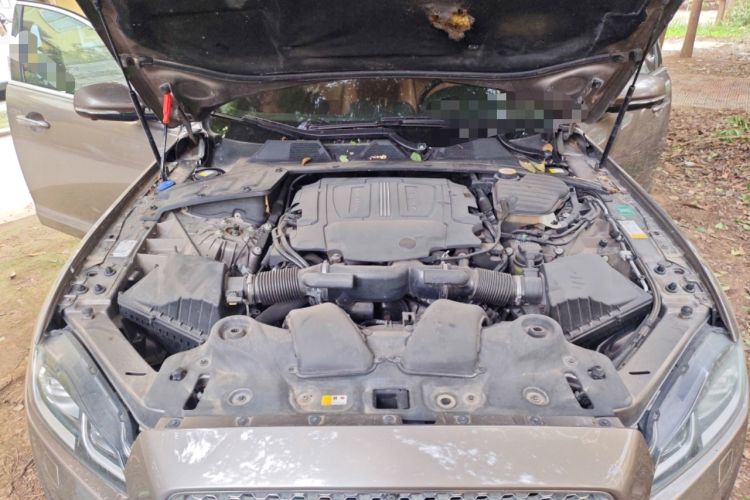 Used Jaguar XJ 2016 XJL 3.0 SC Four-Wheel Drive Panoramic Business Edition Engine Bay