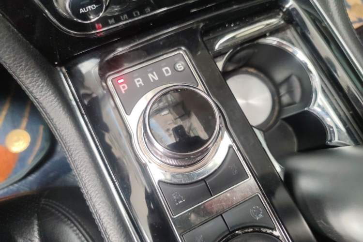 Used Jaguar XJ 2016 XJL 3.0 SC Two-Wheel-Drive Elegant Business Edition Gear Lever