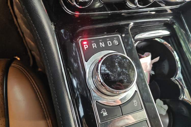 Used Jaguar XJ 2016 XJL 3.0 SC Four-Wheel Drive Panoramic Business Edition Gear Lever