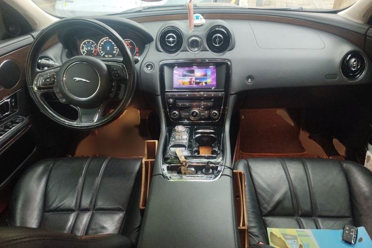 Used Jaguar XJ 2016 XJL 3.0 SC Two-Wheel-Drive Elegant Business Edition Interior 2