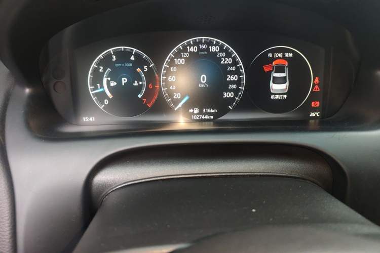 Used Jaguar XJ 2016 XJL 3.0 SC Two-Wheel-Drive Elegant Business Edition Odometer Close Up