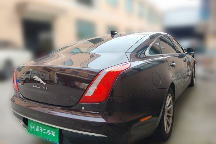 Used Jaguar XJ 2016 XJL 2.0T Two-Wheel-Drive Elegant Business Edition Rear Right 45 Deg