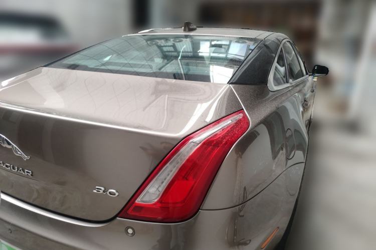 Used Jaguar XJ 2016 XJL 3.0 SC Two-Wheel-Drive Elegant Business Edition Rear Right 45 Deg
