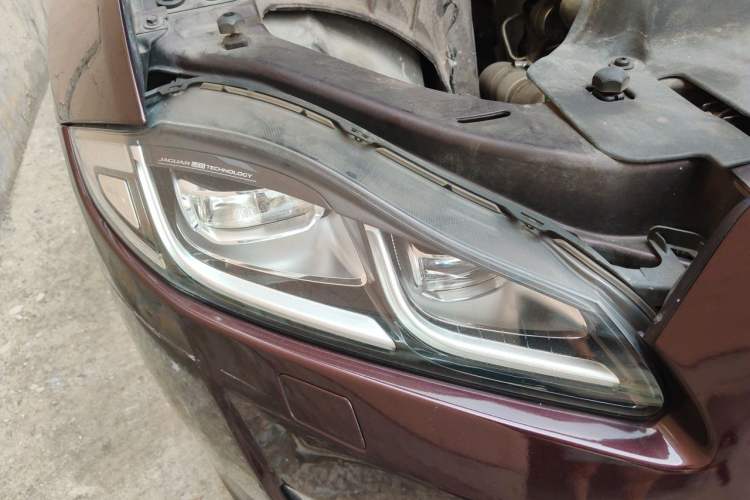 Used Jaguar XJ 2016 XJL 2.0T Two-Wheel-Drive Elegant Business Edition Right Front Headlight