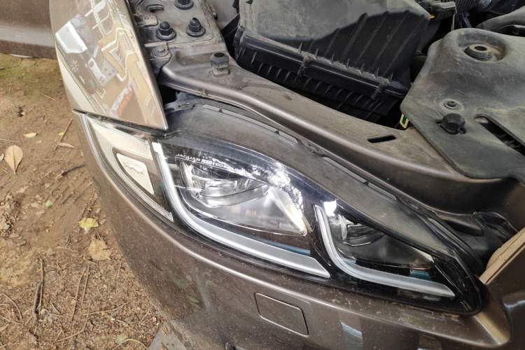 Used Jaguar XJ 2016 XJL 3.0 SC Four-Wheel Drive Panoramic Business Edition Right Front Headlight