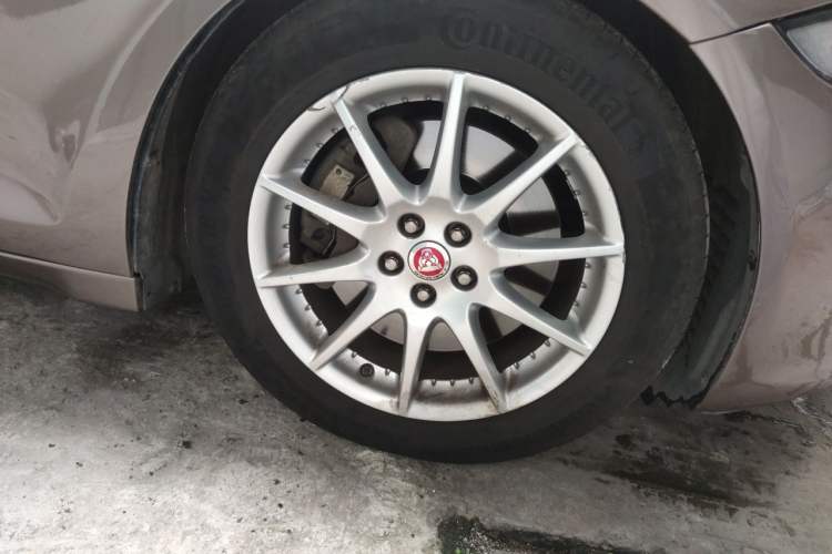 Used Jaguar XJ 2016 XJL 3.0 SC Two-Wheel-Drive Elegant Business Edition Right Front Wheel Hub