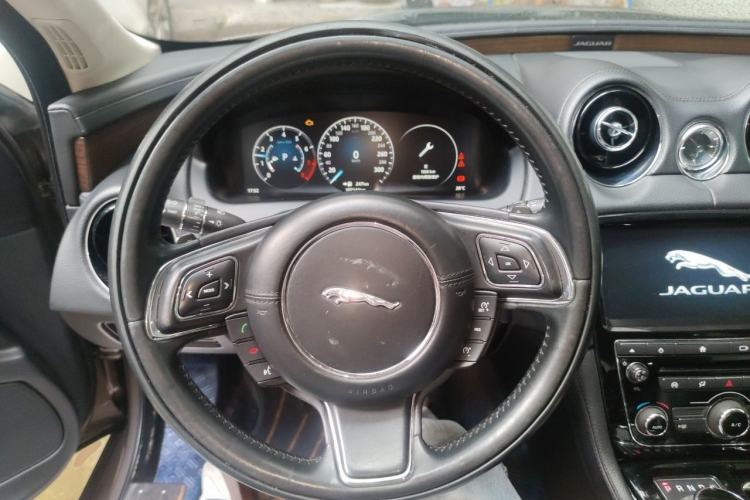 Used Jaguar XJ 2016 XJL 3.0 SC Two-Wheel-Drive Elegant Business Edition Steering Wheel