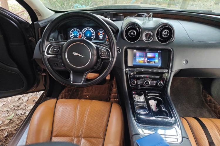 Used Jaguar XJ 2016 XJL 3.0 SC Four-Wheel Drive Panoramic Business Edition Steering Wheel
