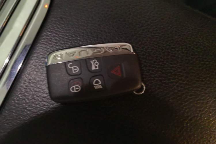 Used Jaguar XJ 2016 XJL 3.0 SC Two-Wheel-Drive Elegant Business Edition Vehicle Key
