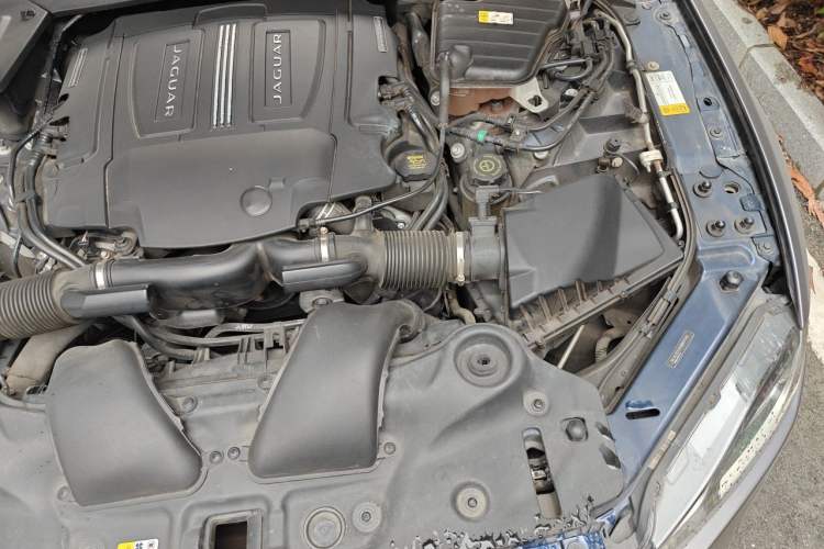 Used Jaguar XJ 2016 XJL 3.0 SC Four-Wheel Drive Panoramic Business Edition Engine Bay Left