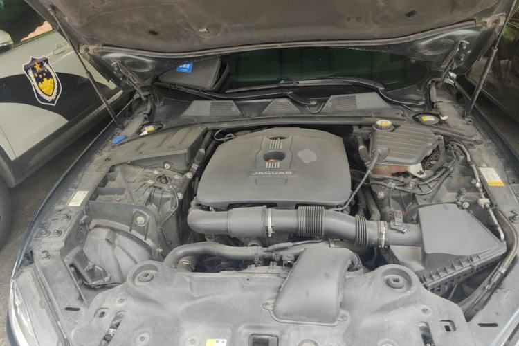 Used Jaguar XJ 2016 XJL 2.0T Two-Wheel-Drive Elegant Business Edition Engine Bay