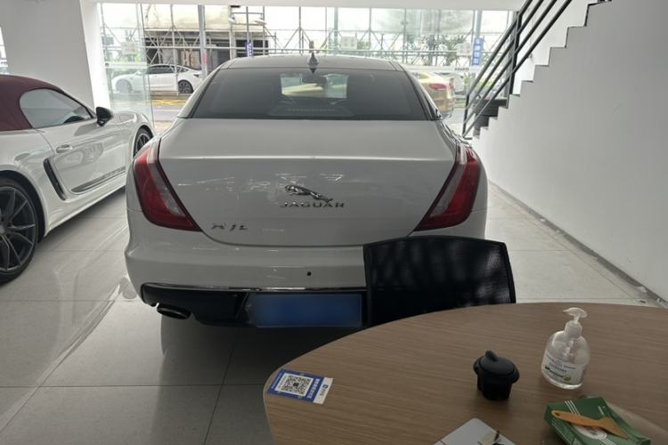 Used Jaguar XJ 2016 XJL 3.0 SC Two-Wheel-Drive Elegant Business Edition Exterior 3