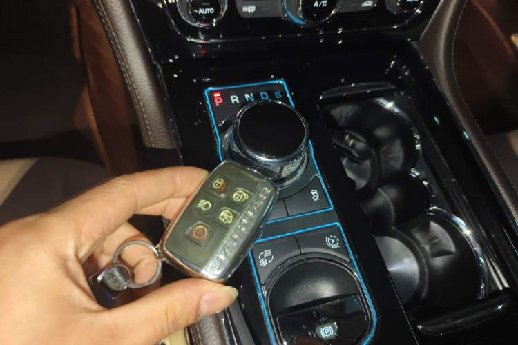 Used Jaguar XJ 2016 XJL 3.0 SC Two-Wheel-Drive Elegant Business Edition Gear Lever