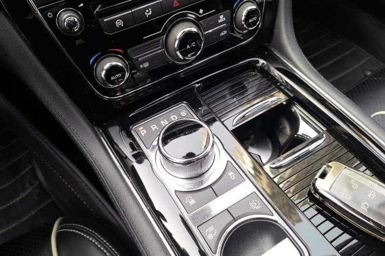 Used Jaguar XJ 2016 XJL 3.0 SC Four-Wheel Drive Panoramic Business Edition Gear Lever