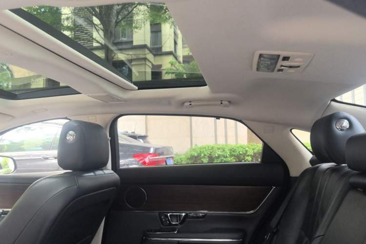 Used Jaguar XJ 2016 XJL 3.0 SC Two-Wheel-Drive Elegant Business Edition Headliner