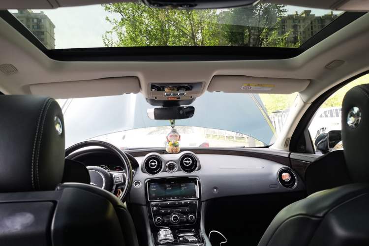 Used Jaguar XJ 2016 XJL 3.0 SC Four-Wheel Drive Panoramic Business Edition Headliner