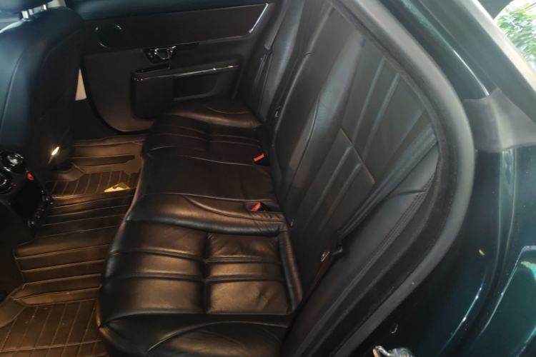 Used Jaguar XJ 2016 XJL 2.0T Two-Wheel-Drive Elegant Business Edition Left Rear Seat