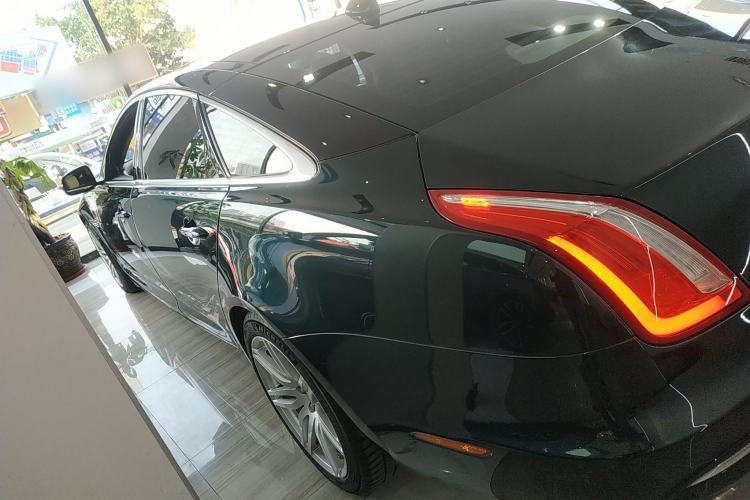 Used Jaguar XJ 2016 XJL 3.0 SC Two-Wheel-Drive Elegant Business Edition Left Side