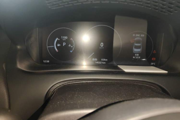 Used Jaguar XJ 2016 XJL 2.0T Two-Wheel-Drive Elegant Business Edition Odometer Close Up