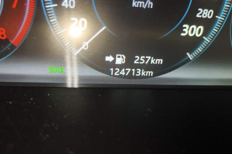 Used Jaguar XJ 2016 XJL 3.0 SC Two-Wheel-Drive Elegant Business Edition Odometer Close Up