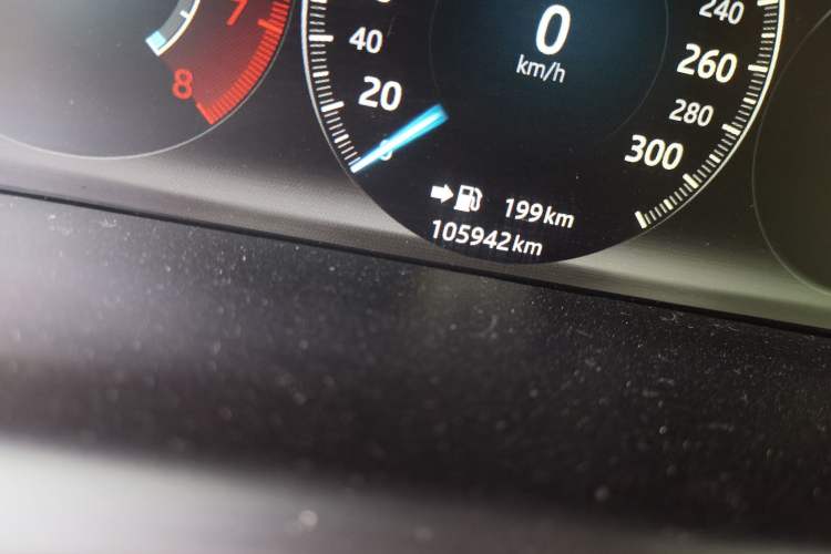 Used Jaguar XJ 2016 XJL 3.0 SC Four-Wheel Drive Panoramic Business Edition Odometer Close Up