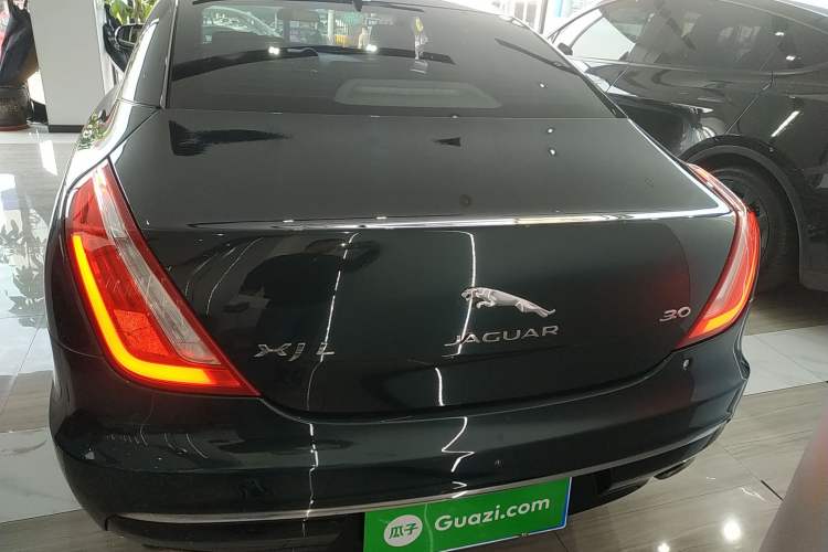 Used Jaguar XJ 2016 XJL 3.0 SC Two-Wheel-Drive Elegant Business Edition Rear