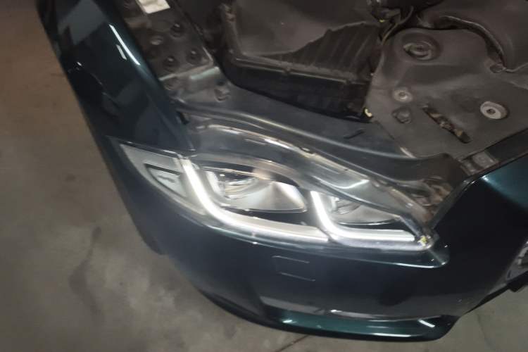 Used Jaguar XJ 2016 XJL 3.0 SC Two-Wheel-Drive Elegant Business Edition Right Front Headlight