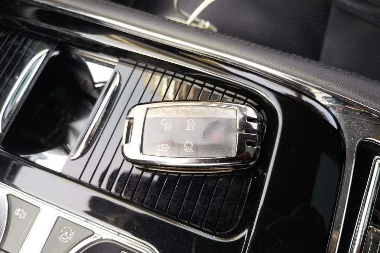 Used Jaguar XJ 2016 XJL 3.0 SC Four-Wheel Drive Panoramic Business Edition Vehicle Key