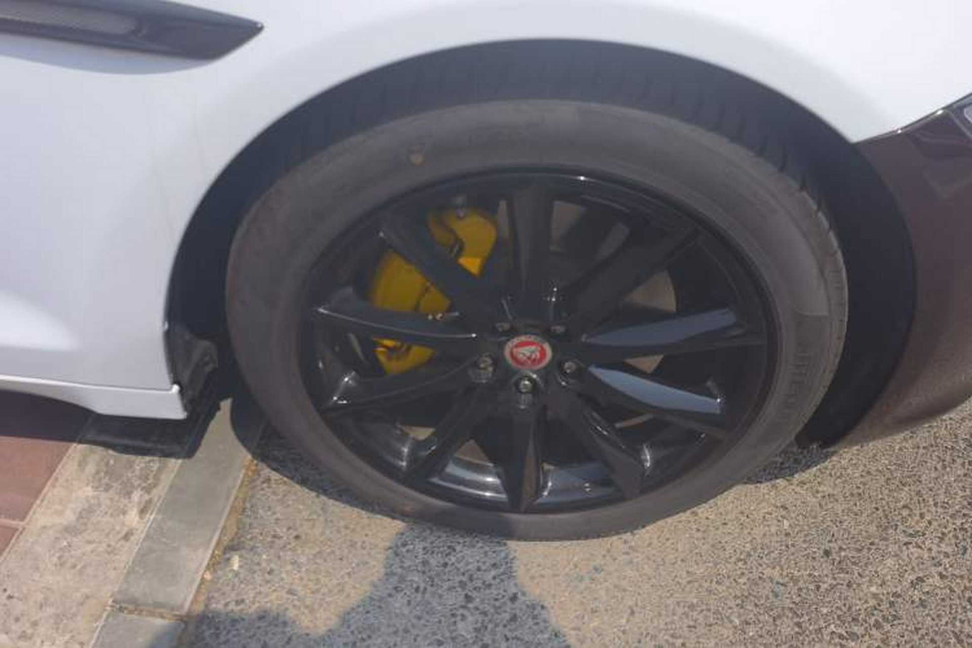 Used Jaguar XJ 2016 XJL 3.0 SC Four-Wheel Drive Panoramic Business Edition Right Front Wheel Hub