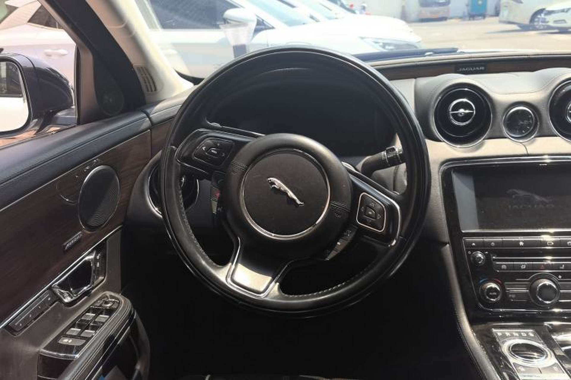 Used Jaguar XJ 2016 XJL 3.0 SC Four-Wheel Drive Panoramic Business Edition Steering Wheel