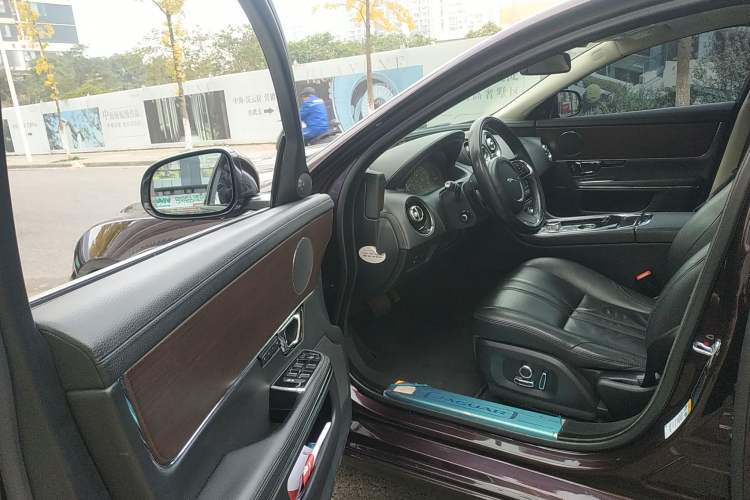 Used Jaguar XJ 2016 XJL 3.0 SC Two-Wheel-Drive Elegant Business Edition Driver Seat