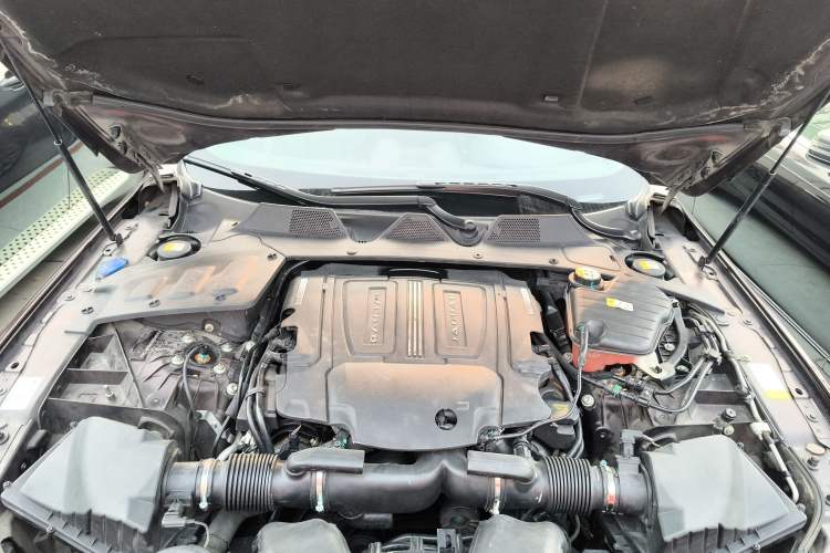 Used Jaguar XJ 2016 XJL 3.0 SC Two-Wheel-Drive Elegant Business Edition Engine Bay
